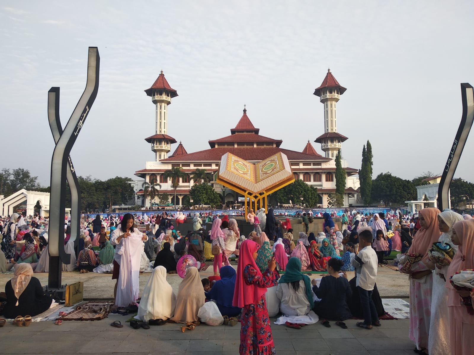 Ilustrasi wisata halal (Foto: Madinaworld.id/Siti Aminah)